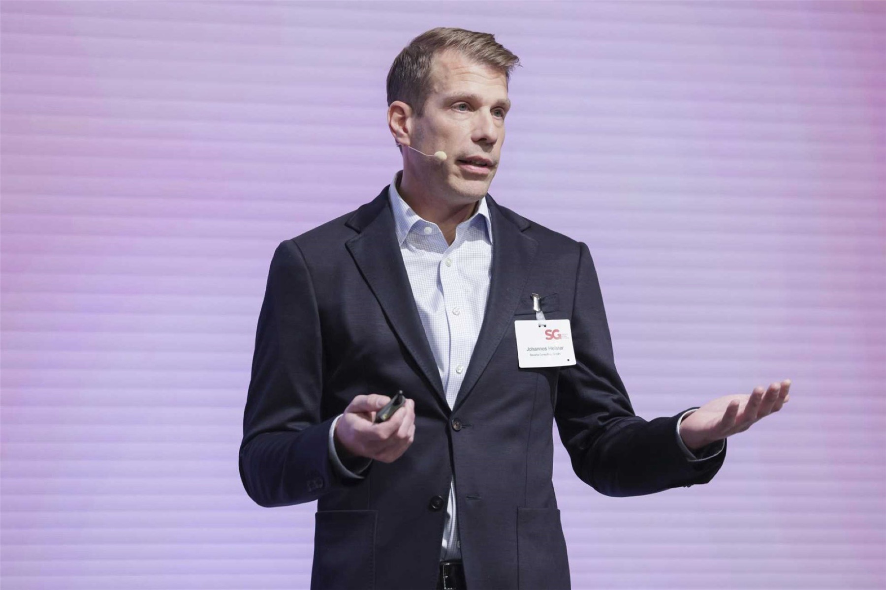 Johannes Heister giving a strategy talk at the University of St. Gallen