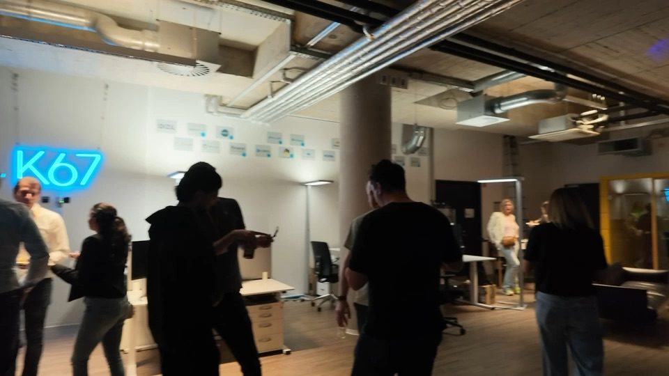Besucher bei einer Veranstaltung im TechHub K67
